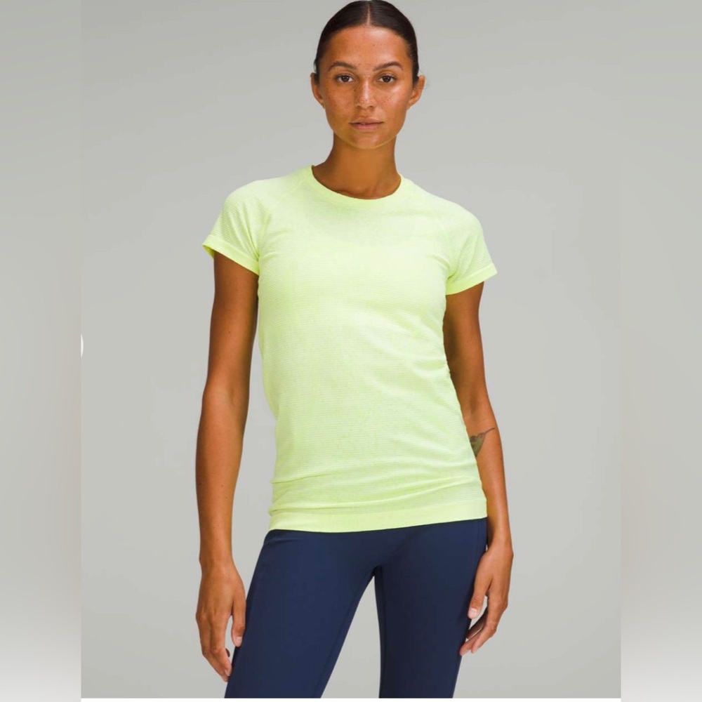 Lululemon athletica Swiftly Tech Short Sleeve Shirt 2.0 Lime Green Women's Top S
